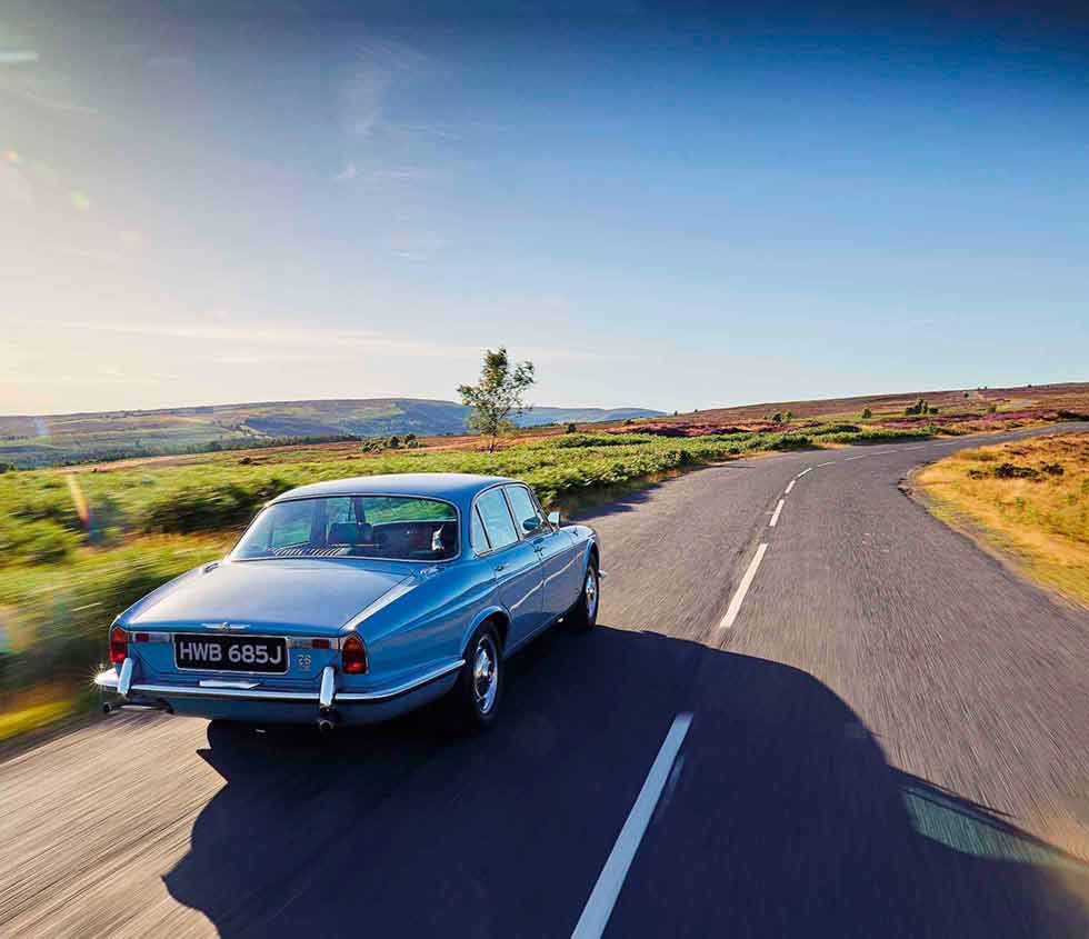 1970 Jaguar XJ6 2.8 Manual Gearbox Series 1 road test Drive