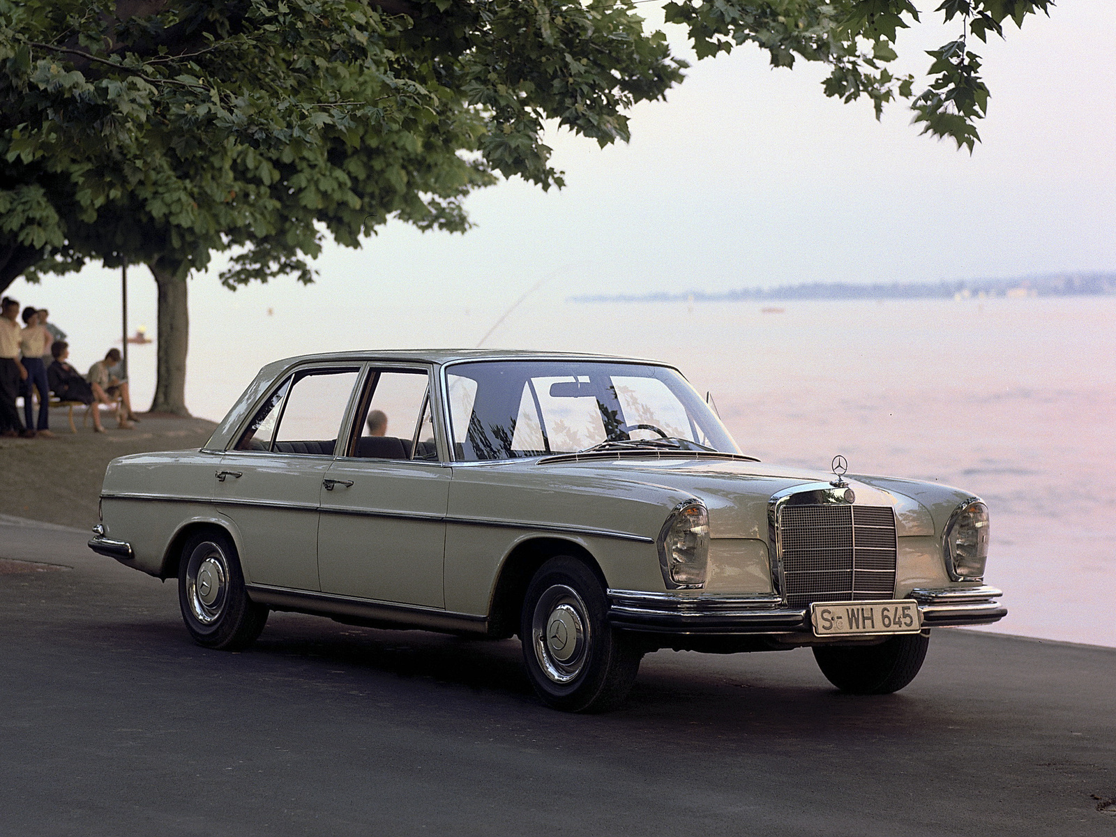 Mercedes-Benz 280 SE W108 Vs BMW 2800 E3 - Test-drive - Drive