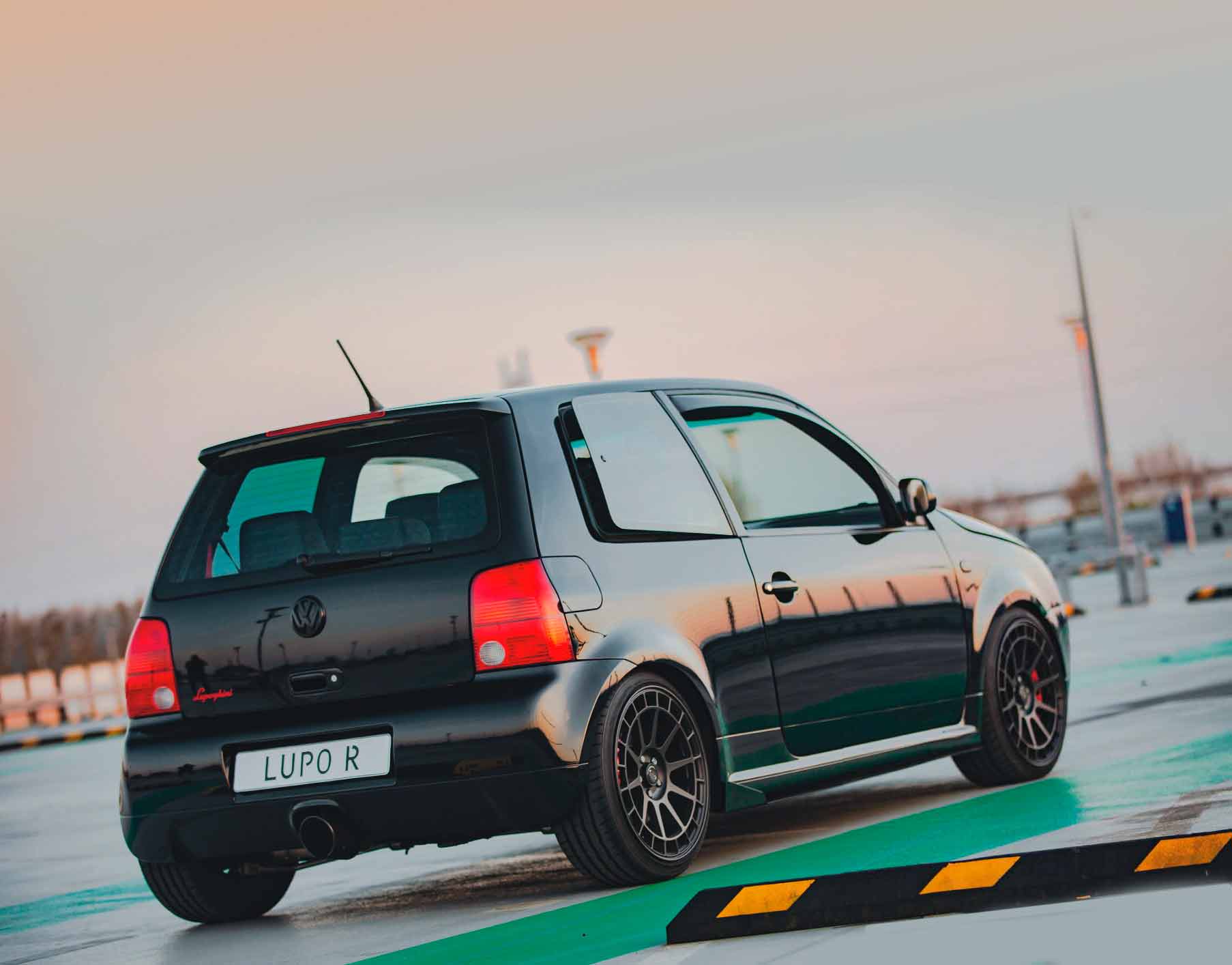 350bhp Tuned Volkswagen Lupo Gti Gets 2 0 Tsi With K04 Turbo Six Speed Gearbox And Mk6 Gti Edition 35 Interior Upgrades Drive My Blogs Drive