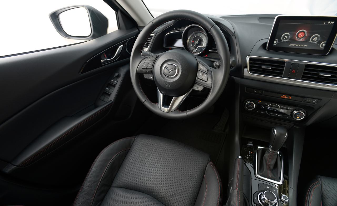 Mazda 3 салон