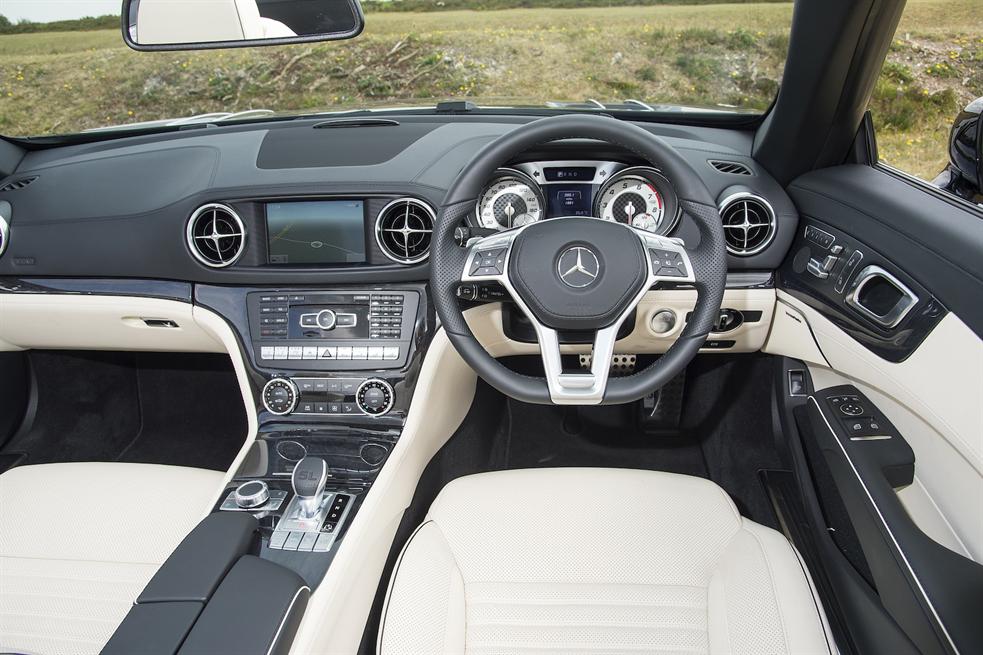 Mercedes-Benz SL400 R231 2015 - Drive