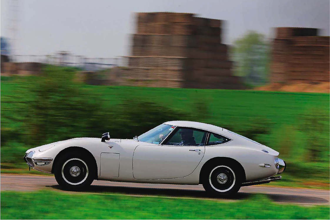 Chevrolet Corvette Stingray C2 vs Jaguar Etype S1 FHC and Toyota