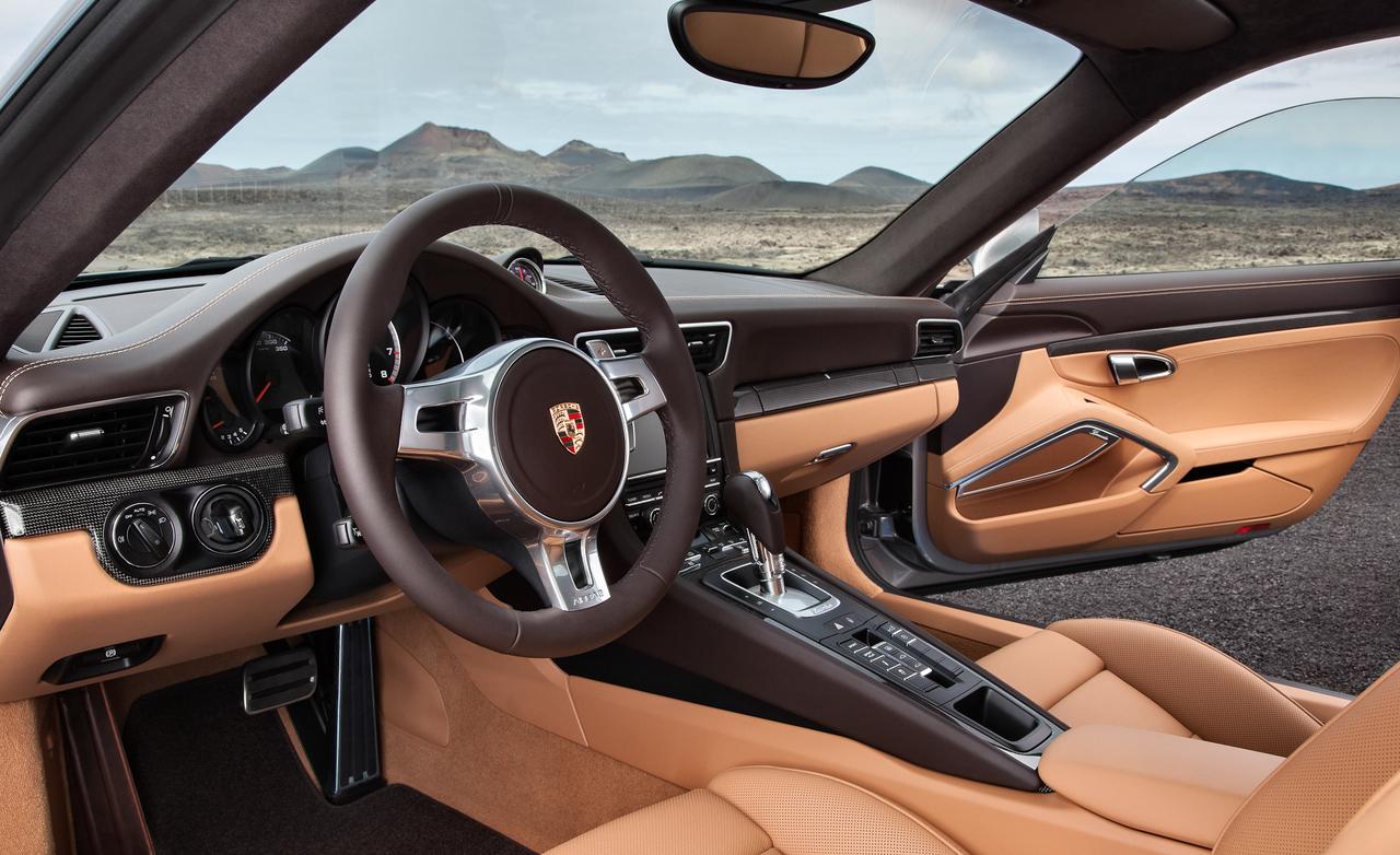 салон Porsche 911 Turbo