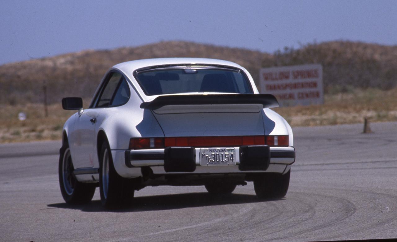 Porsche 911 Club Sport кузов 930 и Chevrolet Corvette Z51 С4 1988