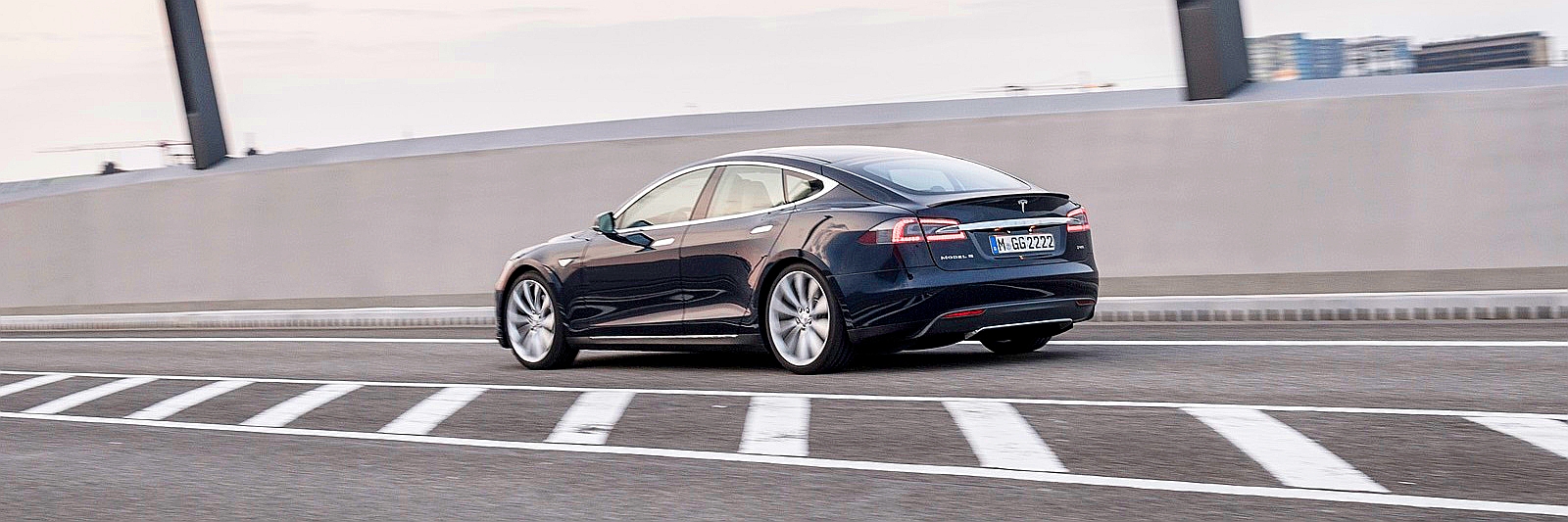 Tesla Model-S набирает обороты
