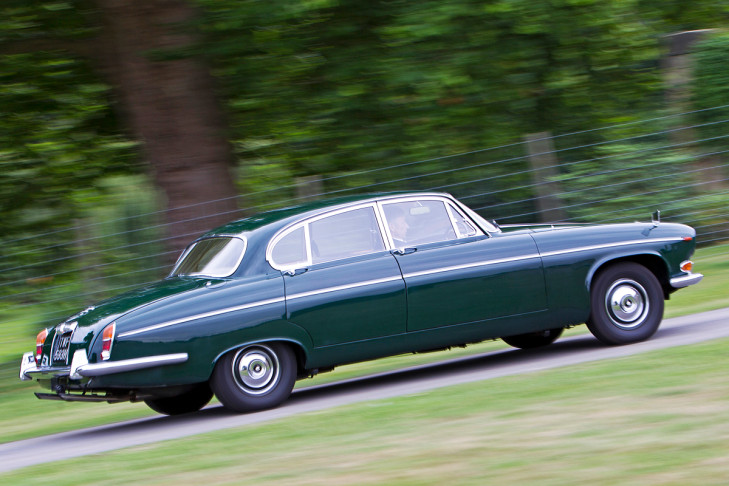 1962 Jaguar MkX / 420G road-test