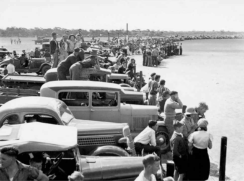 Lake Perkolilli Jubilee Speed Carnival drew large crowds in 1935