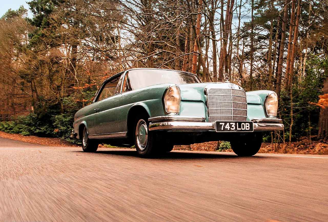 1965 Mercedes-Benz 220 SEb Coupe W111 road test
