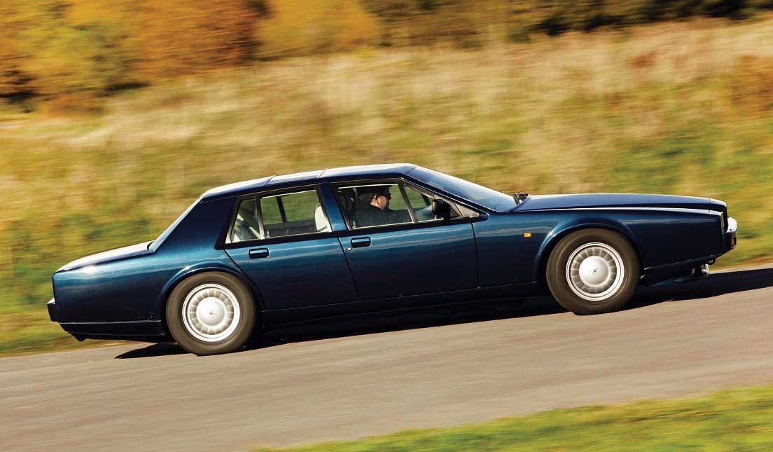 Aston Martin Lagonda V8