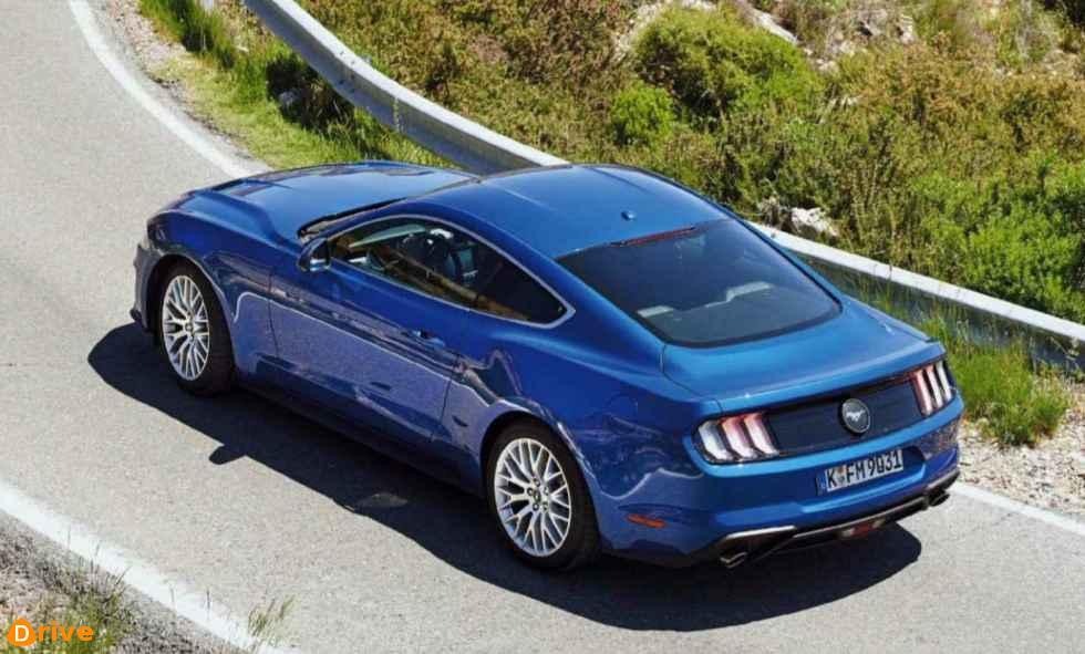 2018 Ford Mustang Fastback at speed