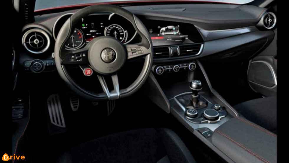 2018 Alfa Romeo Giulia interior
