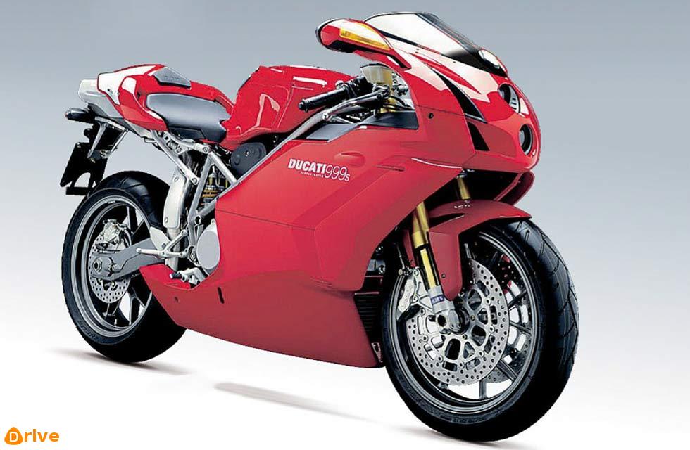 We have a look at Ducati V-twins.